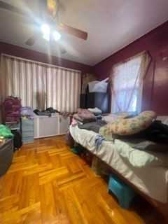 734 W 231st St - Photo 4 of 7