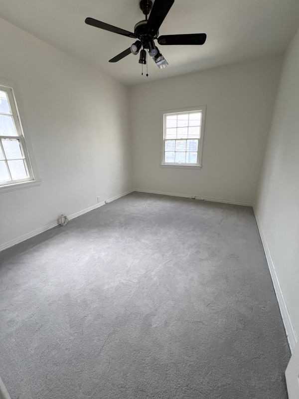 113 N Flores St - Photo 2 of 9
