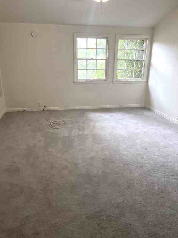 113 N Flores St - Photo 7 of 9