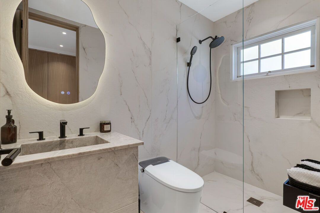 10160 Cielo Dr - Photo 4 of 39