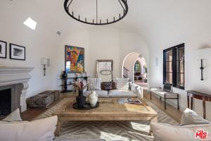featured image of 8425 W Sunset Blvd