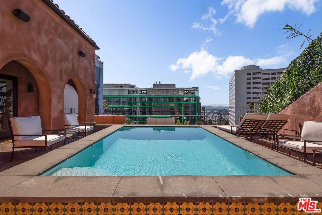 8425 W Sunset Blvd - Photo 2 of 27