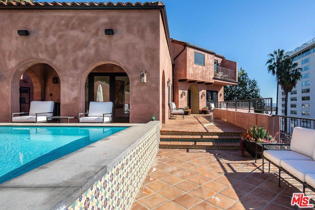 8425 W Sunset Blvd - Photo 3 of 27