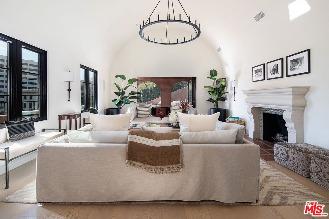 8425 W Sunset Blvd - Photo 6 of 27