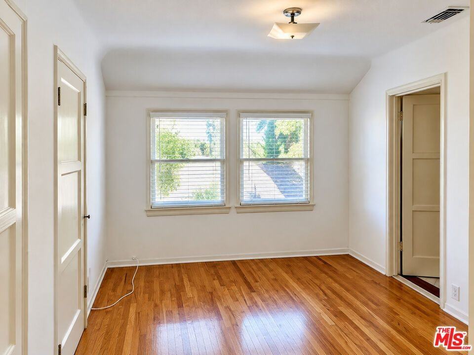 1644 Veteran Ave - Photo 5 of 10