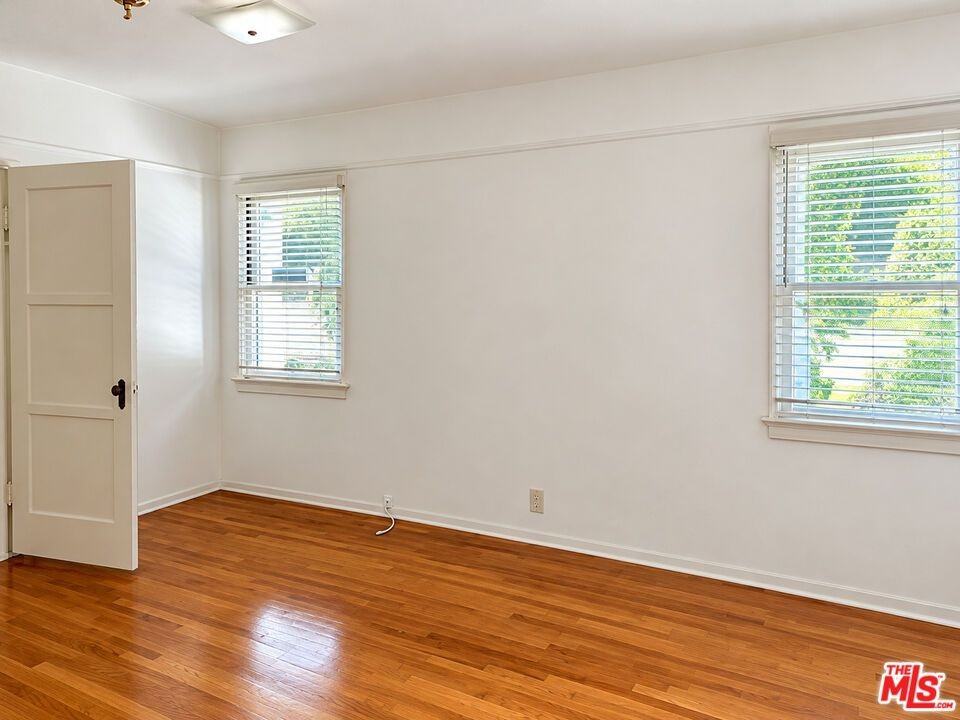 1644 Veteran Ave - Photo 7 of 10