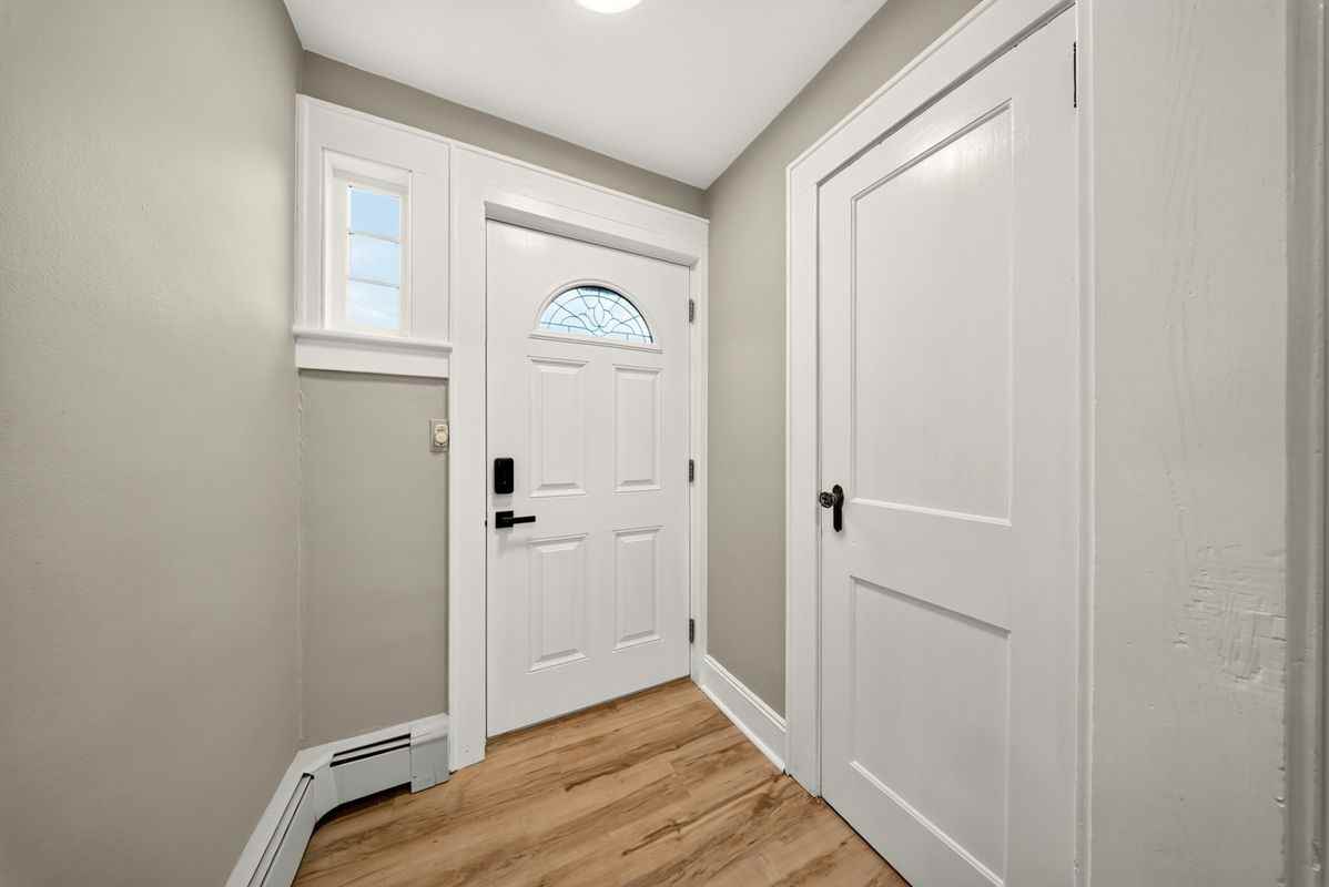 26 Strand St - Photo 2 of 36