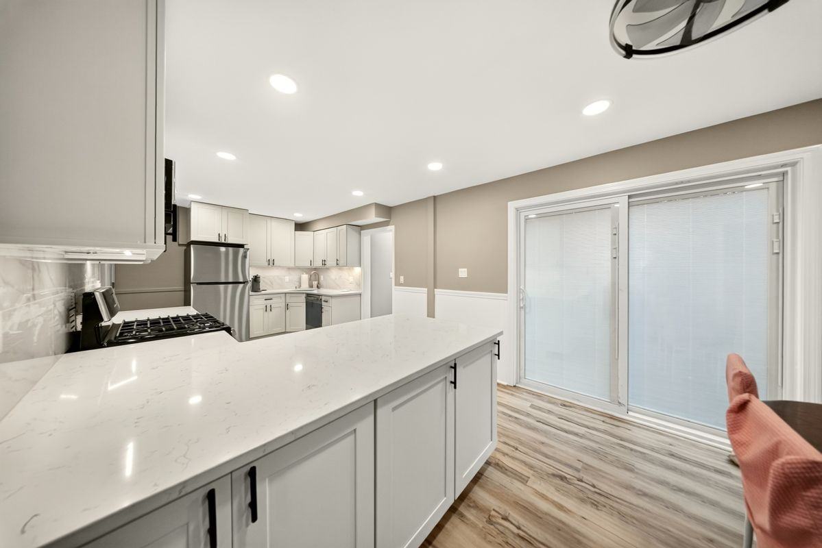 26 Strand St - Photo 5 of 36