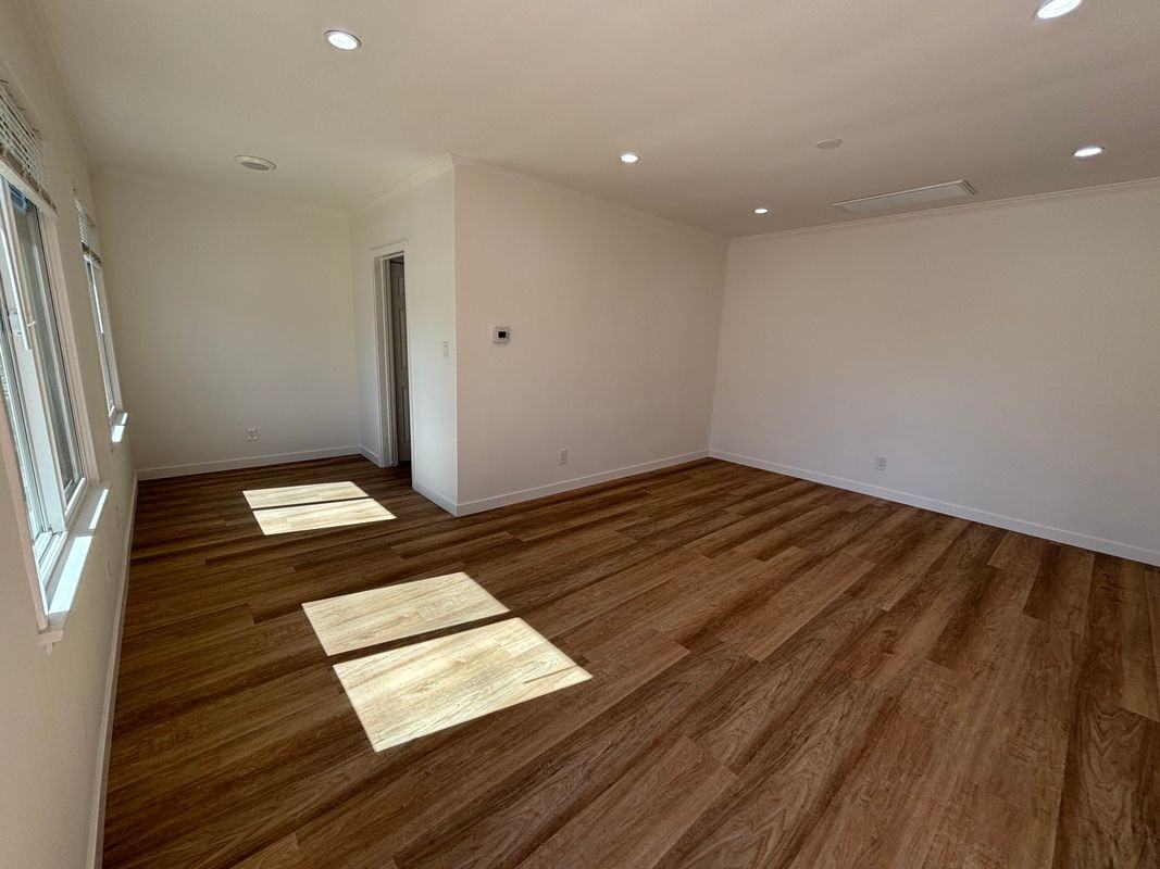 11233 Victory Blvd - Photo 2 of 9
