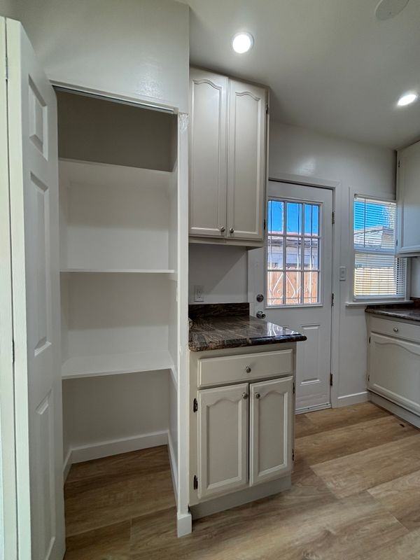 11233 Victory Blvd - Photo 6 of 9