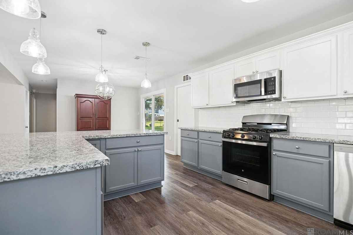 9046 Kingcrest Pkwy - Photo 6 of 15