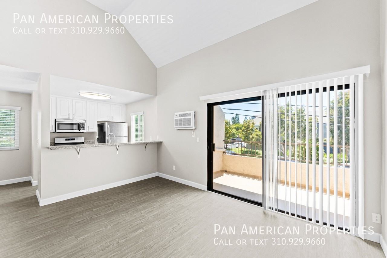 Mesa Pines Apartments - Photo 3 of 8