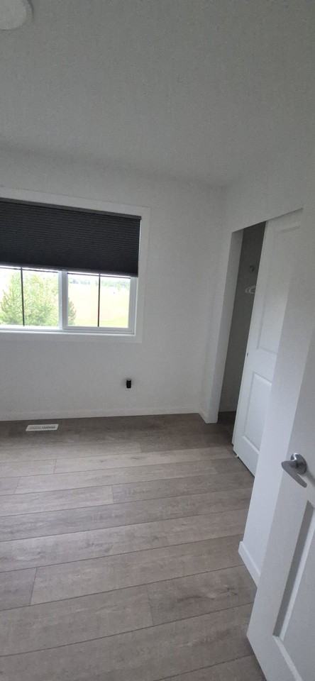 3705 141 Street Southwest - Photo 6 of 8