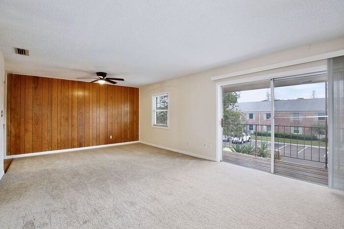 528 Georgetown Dr #C - Photo 3 of 15
