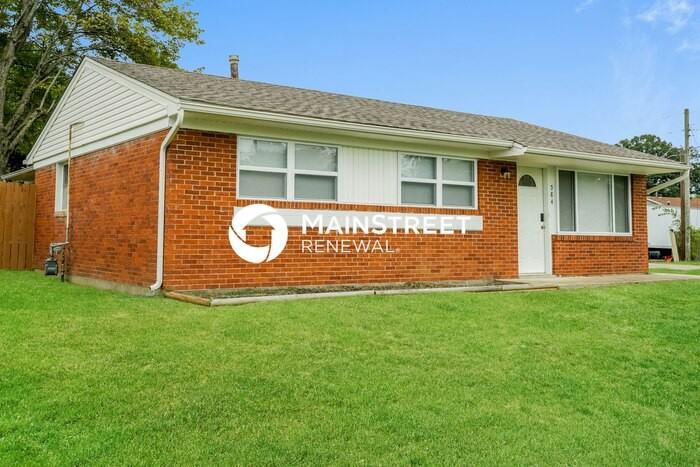 584 Hillview Blvd - Photo 3 of 16