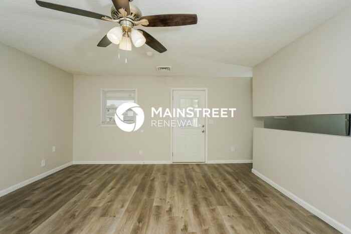 584 Hillview Blvd - Photo 6 of 16