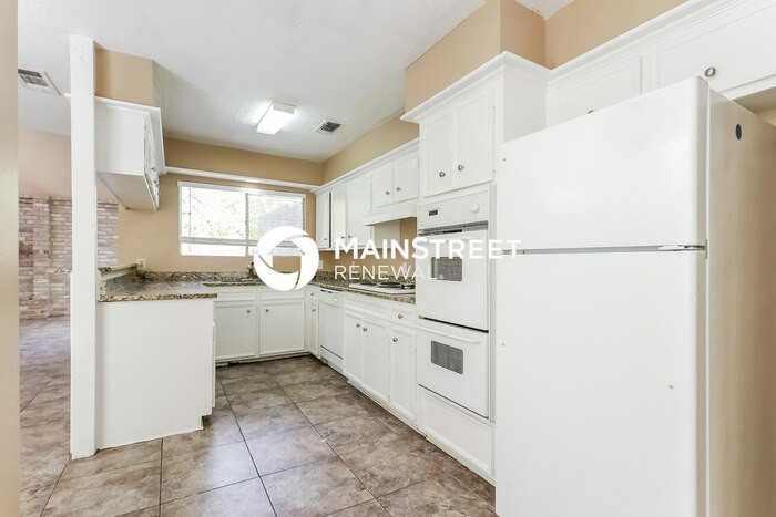 12439 Windy Wisp Ln - Photo 4 of 15