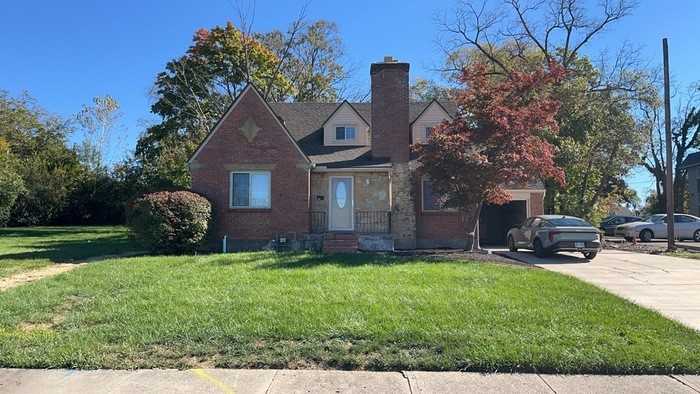 2218 Benson Dr - Photo 2 of 39