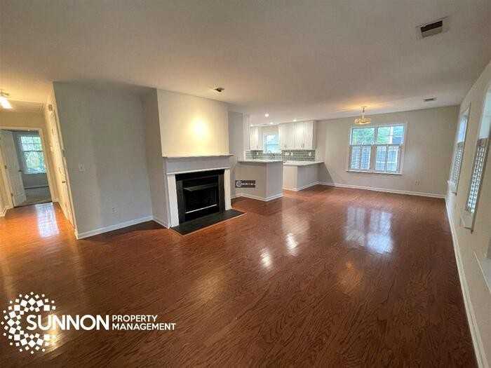 616 Herrin Ave - Photo 3 of 14