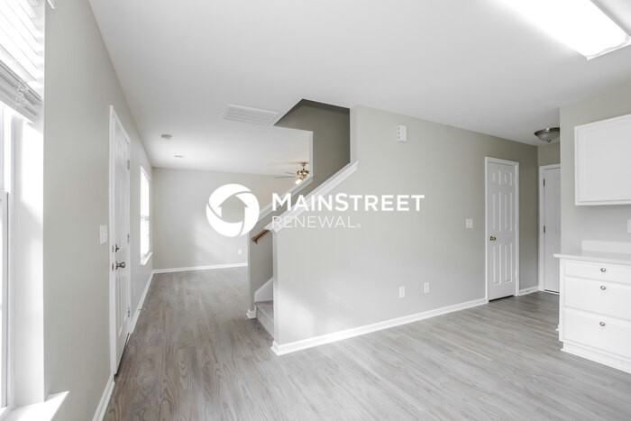 6919 Maddox Ct - Photo 4 of 17