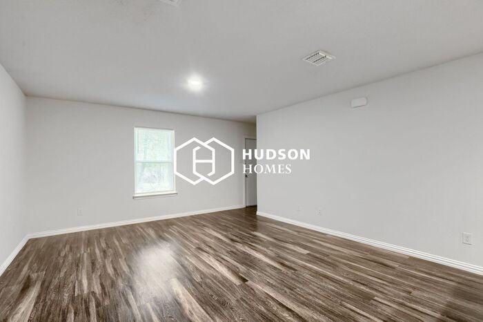 817 Hubert St - Photo 3 of 14
