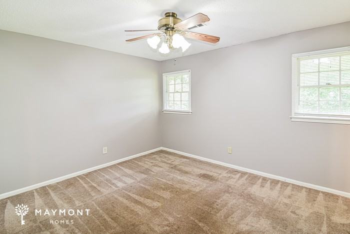 5339 Surrey Rd - Photo 6 of 12