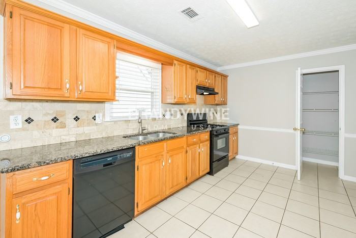 3639 Traddsprings Way - Photo 7 of 23