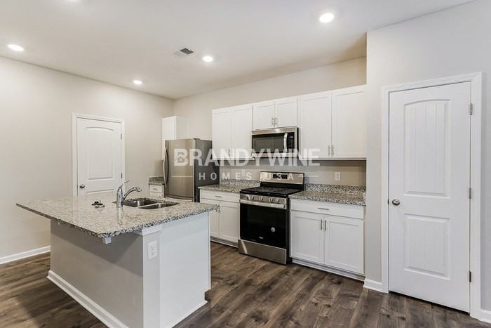 1053 Woodbridge Blvd - Photo 7 of 21