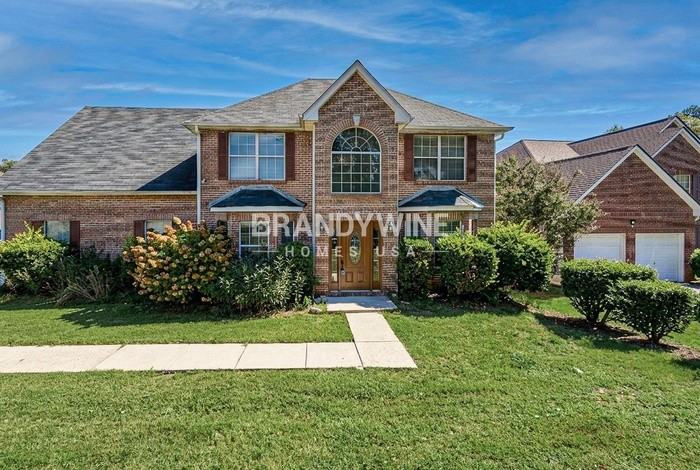 9412 Waters Edge Dr - Photo 2 of 28
