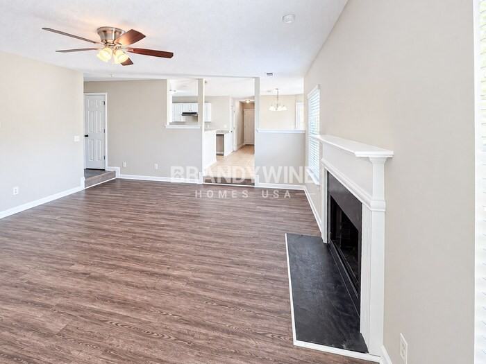 9412 Waters Edge Dr - Photo 5 of 28