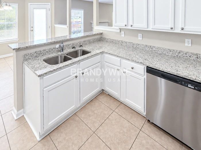 9412 Waters Edge Dr - Photo 7 of 28