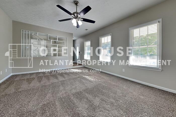 737 Wilkes Dr - Photo 4 of 21