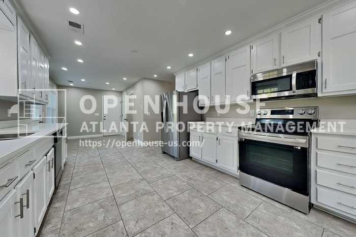 737 Wilkes Dr - Photo 7 of 21