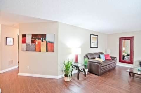 10153 117 St NW - Photo 2 of 8