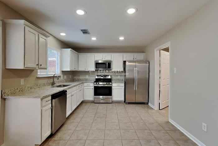 3222 Crestbridge Ln - Photo 6 of 22
