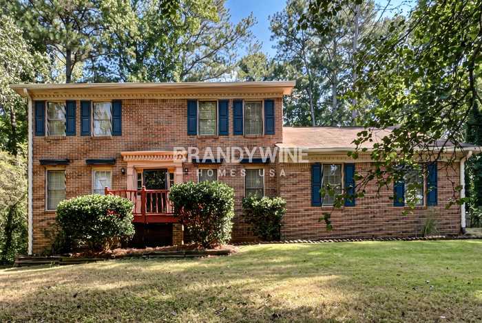 2840 Creekwood Dr - Photo 2 of 30