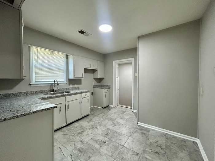 4213 E Stevens Cir - Photo 4 of 14