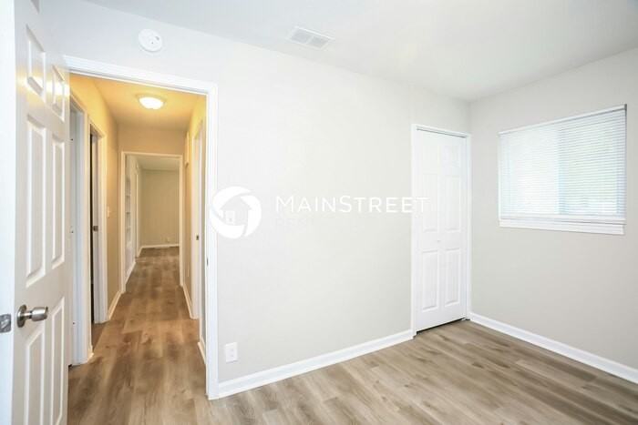 2825 Falcon Dr - Photo 4 of 16