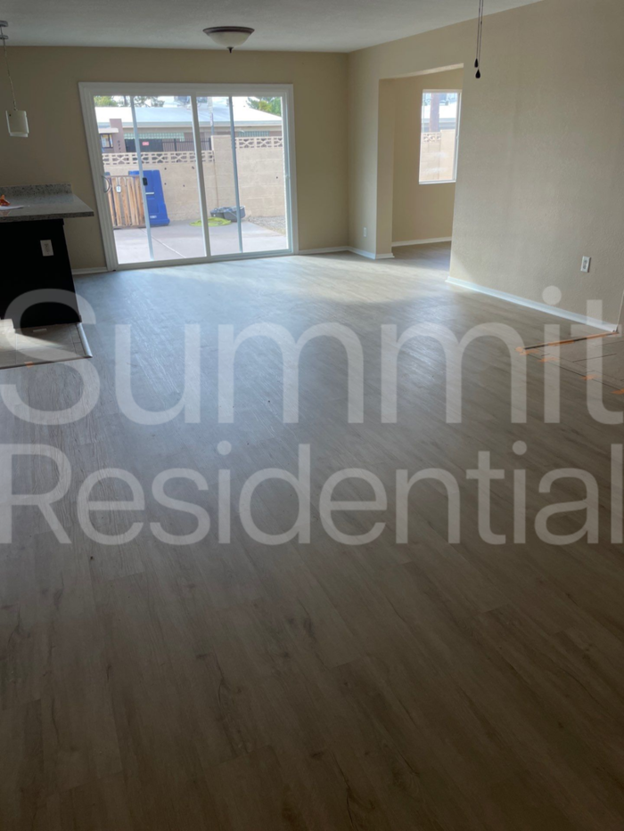 6268 W Campbell Ave - Photo 5 of 35