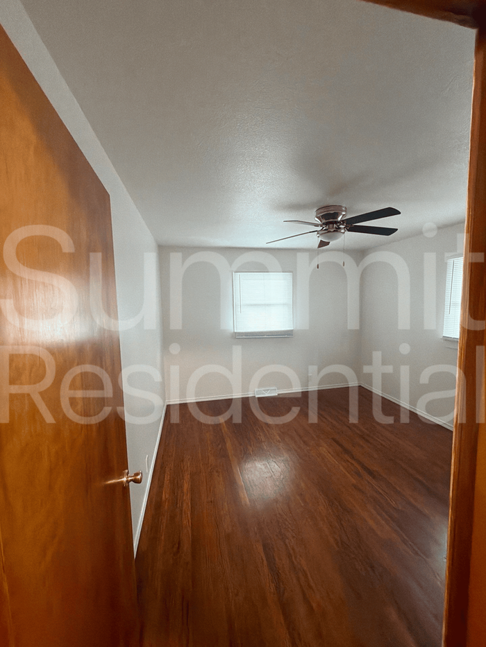 5409 Sw 16th St - Photo 7 of 8