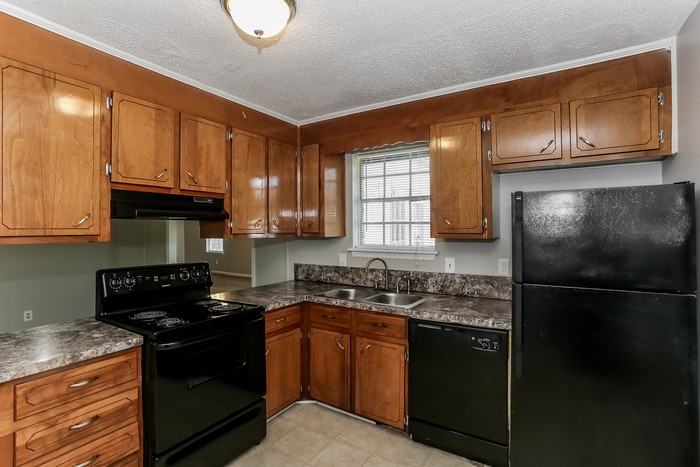 4477 Jenwood St - Photo 2 of 8