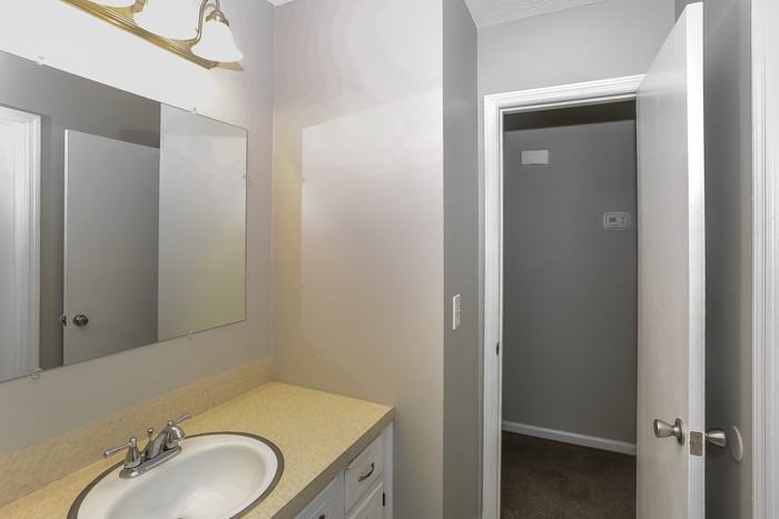 4477 Jenwood St - Photo 7 of 8