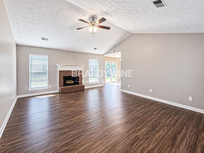 1780 Graystone Dr - Photo 4 of 24