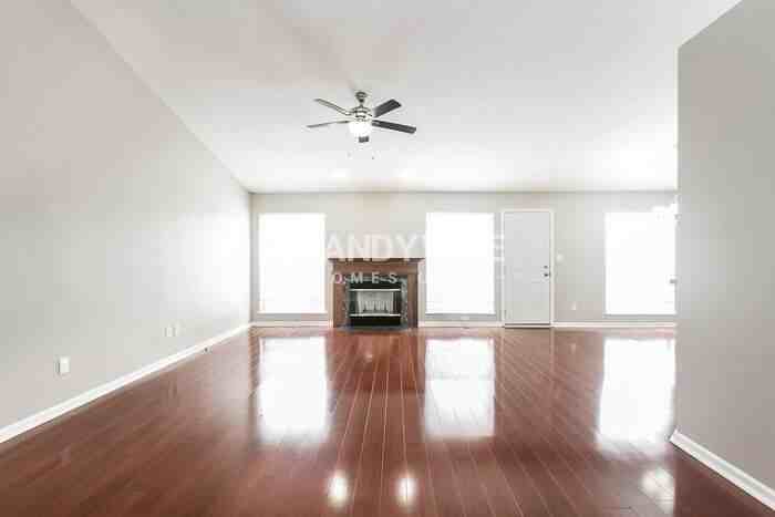 4750 Shadow Pointe Dr - Photo 5 of 23
