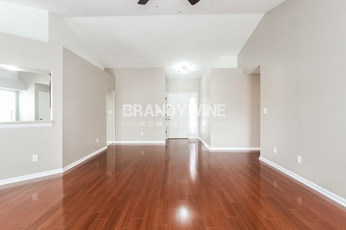 4750 Shadow Pointe Dr - Photo 7 of 23
