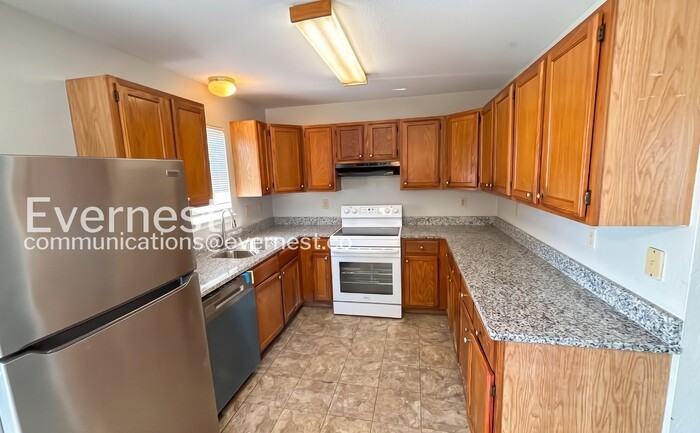 31 Scruggs St - Photo 2 of 23