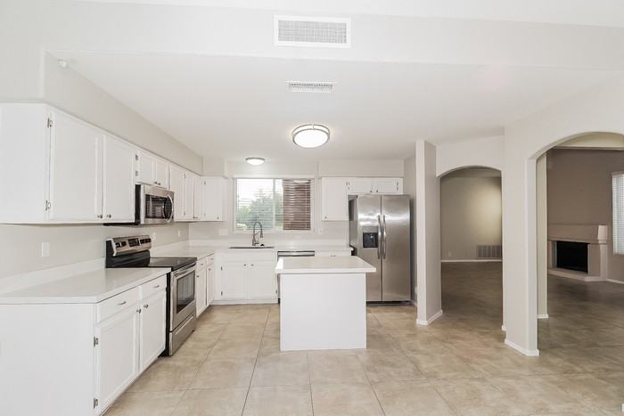 16028 N 3rd Ave - Photo 6 of 22