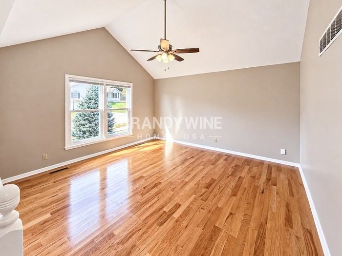 111 Sumac St - Photo 4 of 20