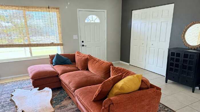 2657 Roxbury Cir - Photo 3 of 11
