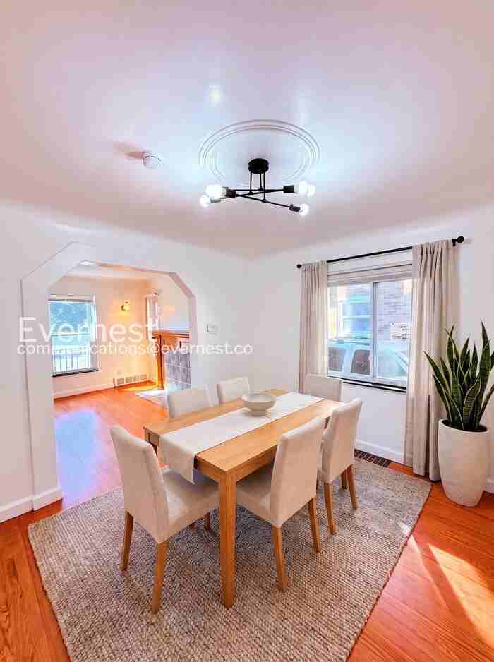 15700 Sorrento St - Photo 3 of 29